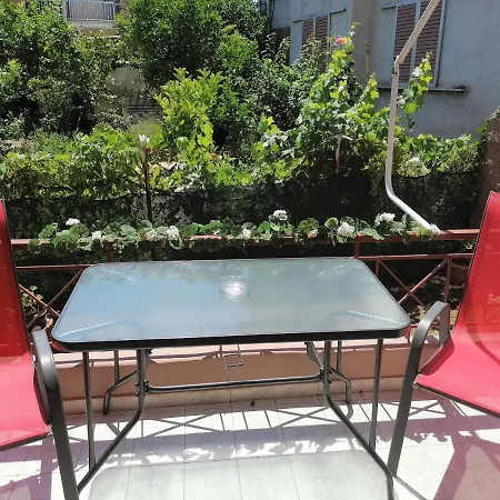 Nini's House 1 - 100m From Town Center Διαμέρισμα *