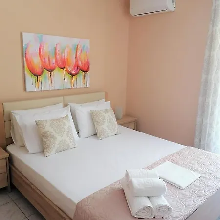 Apartment Nini's House 1 - 100m From Town Center *