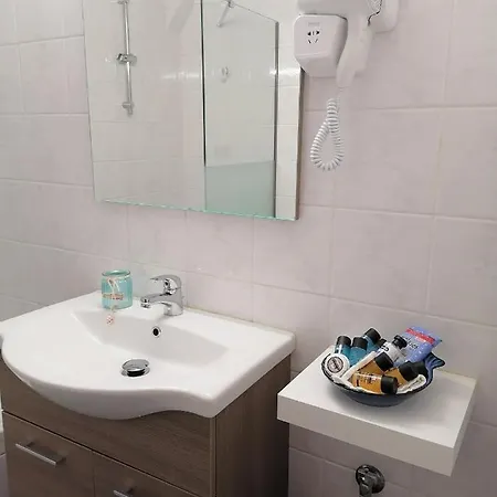 Apartment Nini's House 1 - 100m From Town Center *