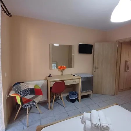 Nini's House 1 - 100m From Town Center *