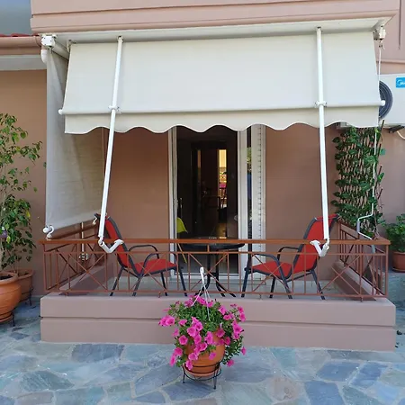 Nini's House 1 - 100m From Town Center * Nidhrion